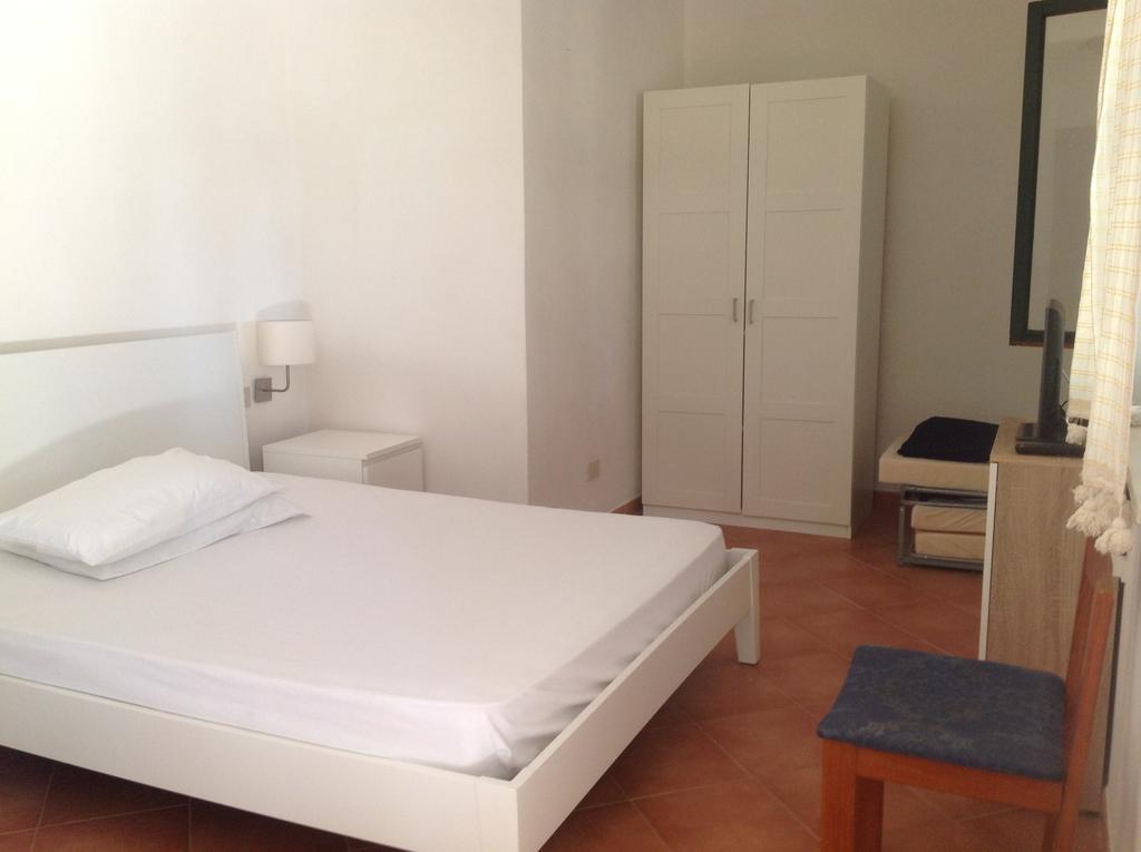 Appartamenti In Villa Senia ファヴィニャーナ 部屋 写真
